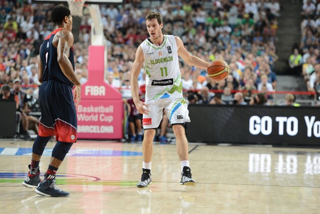 BARCELONA, SPAIN - SEPTEMBER 9:  Goran Dragic #11 of the Slovenia National Team drives against the USA Basketball Men's National Team during the 2014 FIBA World Cup quarter-finals at Palau Sant Jordi on September 9, 2014 in Barcelona, Spain.  NOTE TO USER: User expressly acknowledges and agrees that, by downloading and/or using this Photograph, user is consenting to the terms and conditions of the Getty Images License Agreement. Mandatory Copyright Notice: Copyright 2014 NBAE (Photo by Garrett Ellwood/NBAE via Getty Images)