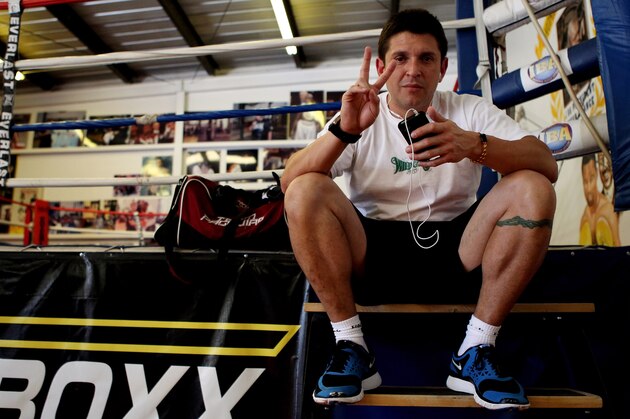 LAS VEGAS, NV - JULY 19:  Strength and  Conditioning coach Alex Ariza during a training session at the IBA gym on July 19, 2011 in Las Vegas, Nevada.  (Photo by Scott Heavey/Getty Images)