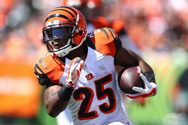 CINCINNATI, OH - SEPTEMBER 14:  Giovani Bernard #25 of the Cincinnati Bengals carries the ball during the second quarter against the Atlanta Falcons at Paul Brown Stadium on September 14, 2014 in Cincinnati, Ohio. (Photo by Andy Lyons/Getty Images)