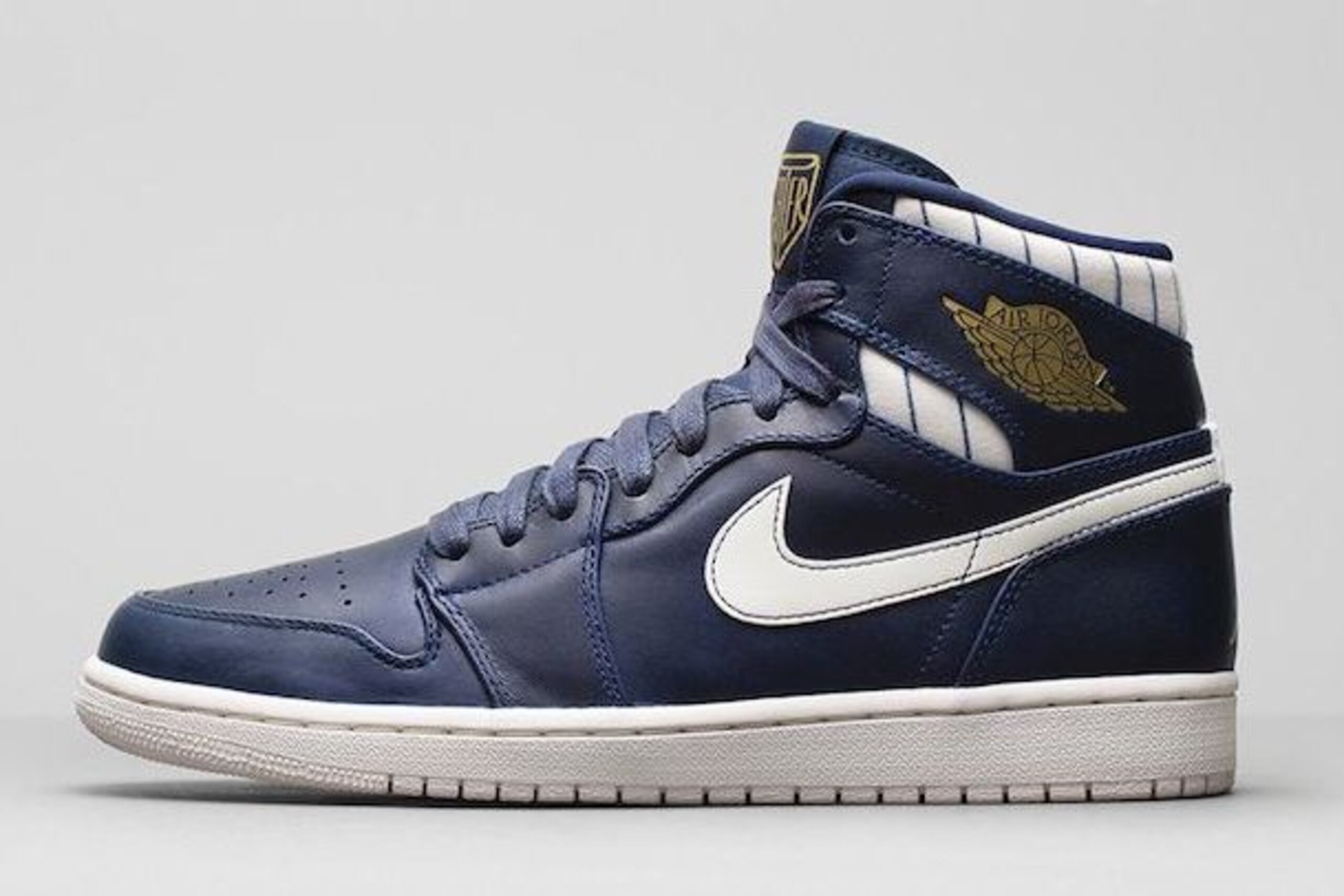 Air Jordan 1 Retro Jeter