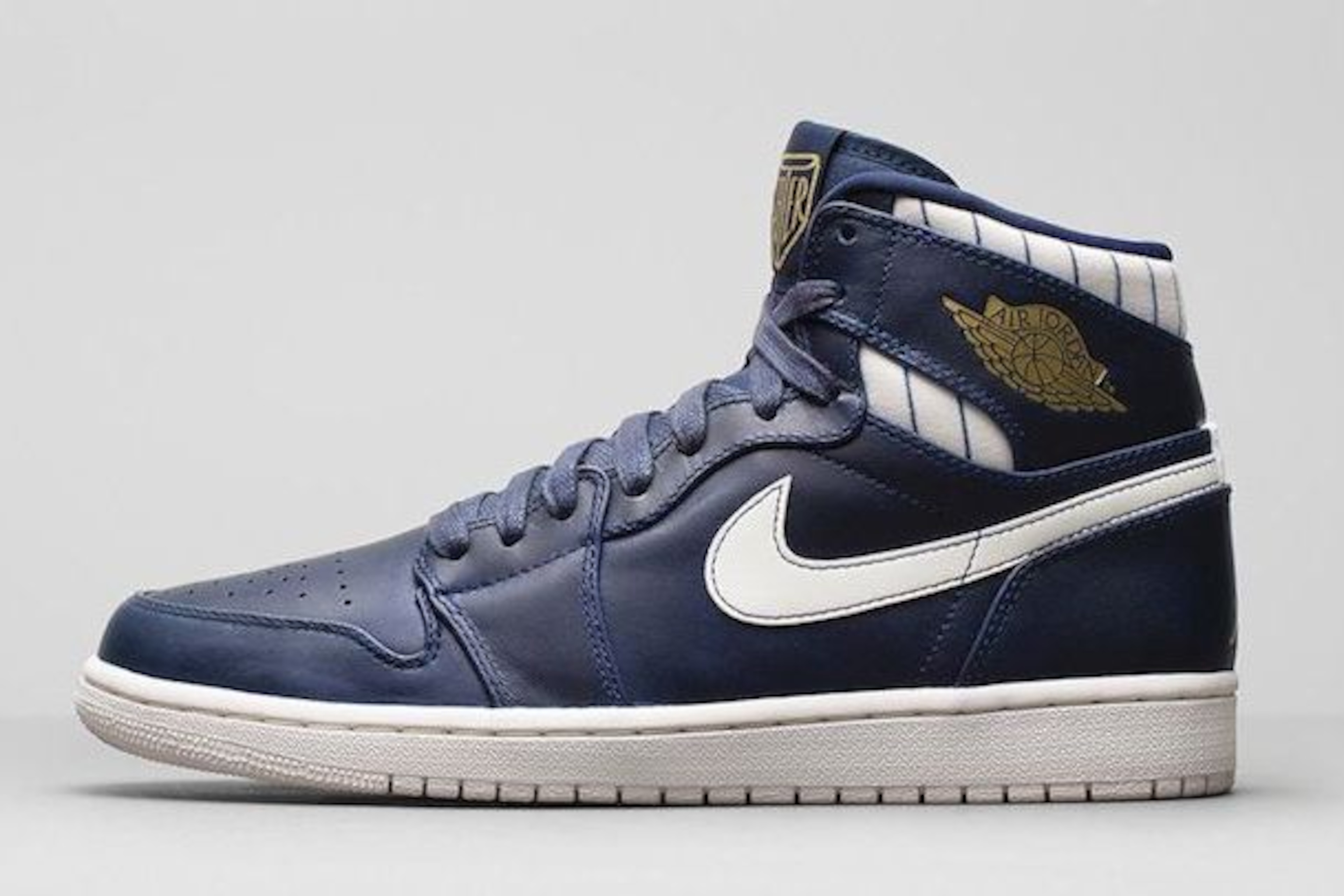 Air Jordan 1 Retro Jeter