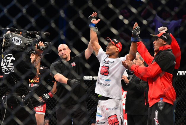 Sep 4, 2013; Belo Horizonte, BRAZIL; Ronaldo Jacare Souza reacts after defeating Yushin Okami (not pictured) during UFC Fight Night at Mineirinho Arena. Mandatory Credit: Jason Silva-USA TODAY Sports Sep 4, 2013; Belo Horizonte, BRAZIL; Ronaldo Jacare Souza reacts after defeating Yushin Okami (not pictured) during UFC Fight Night at Mineirinho Arena. Mandatory Credit: Jason Silva-USA TODAY Sports
