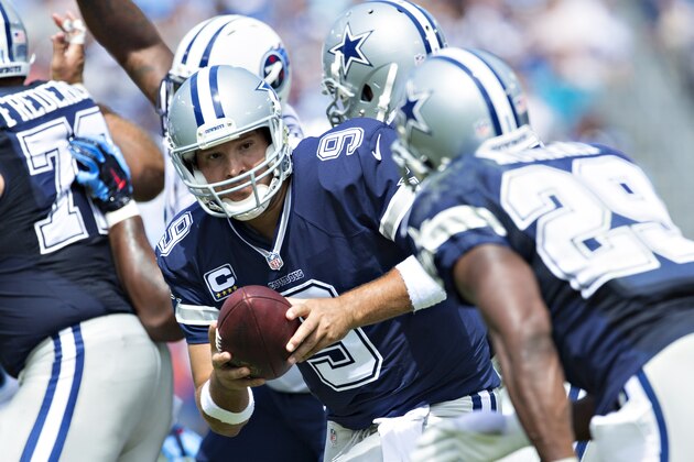 NASHVILLE, TN - SEPTEMBER 14: Tony Romo #9 makes a hand off to DeMarco Murray #29 of the Dallas Cowboys runs the ball against the Tennessee Titans at LP Field on September 14, 2014 in Nashville, Tennessee. (Photo by Wesley Hitt/Getty Images) NASHVILLE, TN - SEPTEMBER 14: Tony Romo #9 makes a hand off to DeMarco Murray #29 of the Dallas Cowboys runs the ball against the Tennessee Titans at LP Field on September 14, 2014 in Nashville, Tennessee. (Photo by Wesley Hitt/Getty Images)