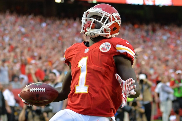 KANSAS CITY, MO - AUGUST 07:  De'Anthony Thomas #1 of the Kansas City Chiefs returns the ball for a touchdown against R.J. Stanford #28 of the Cincinnati Bengals at Arrowhead Stadium on August 7, 2014 in Kansas City, Missouri.  (Photo by Peter Aiken/Getty Images)