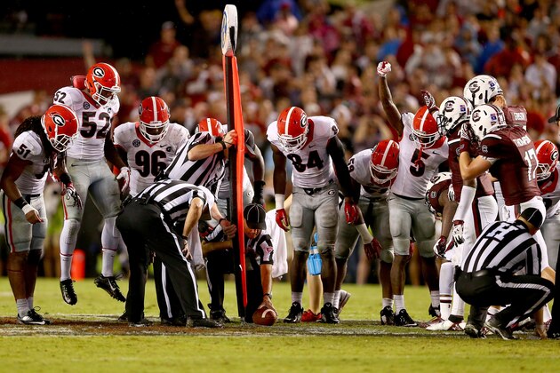 COLUMBIA, SC - SEPTEMBER 13:  The Georgia Bulldogs look on as a call for a South Carolina Gamecocks first down late in the fourth quarter is made during their game at Williams-Brice Stadium on September 13, 2014 in Columbia, South Carolina.  (Photo by Streeter Lecka/Getty Images)
