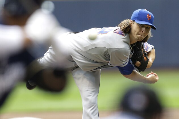 MILWAUKEE, WI - JULY 27: Jacob Degrom #48 of the New York Mets pitches during the first inn gin of the Interleague game against the Milwaukee Brewers at Miller Park on July 27, 2014 in Milwaukee, Wisconsin. (Photo by Mike McGinnis/Getty Images)
