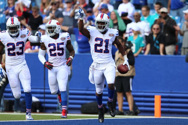 ORCHARD PARK, NY - SEPTEMBER 14:   Leodis McKelvin #21 of the Buffalo Bills celebrates a late interception against the Miami Dolphins during the second half at Ralph Wilson Stadium on September 14, 2014 in Orchard Park, New York.  (Photo by Vaughn Ridley/Getty Images)
