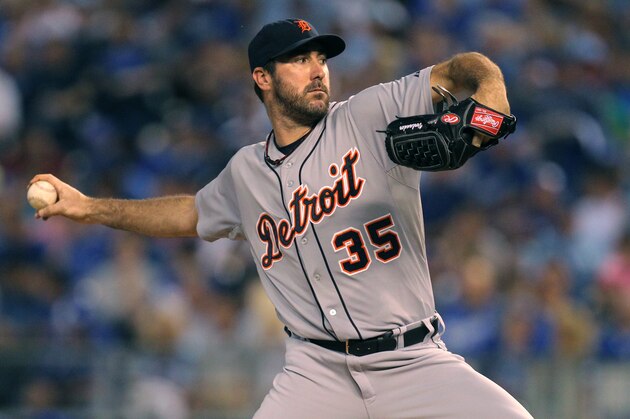 KANSAS CITY, MO - SEPTEMBER 19:  Justin Verlander #35 of the Detroit Tigers throws in the first inning against the Kansas City Royals at Kauffman Stadium on September 19, 2014 in Kansas City, Missouri. (Photo by Ed Zurga/Getty Images)