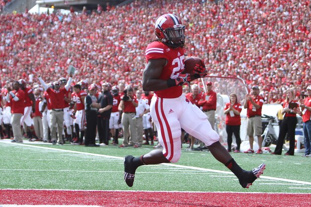 MADISON, WI - SEPTEMBER 20: Melvin Gordon #25 of the Wisconsin Badgers runs in for a touchdown during the first quarter against the Bowling Green Falcons at Camp Randall Stadium on September 20, 2014 in Madison, Wisconsin. (Photo by Mike McGinnis/Getty Images)