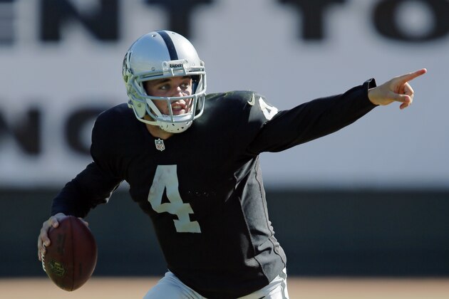 OAKLAND, CA - SEPTEMBER 14:  Quarterback Derek Carr