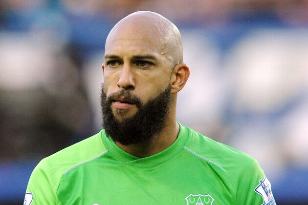 Everton's Tim Howard during the English Premier League soccer match between Everton and Arsenal at Goodison Park, in Liverpool, England, Saturday, Aug 23, 2014.  (AP Photo/Rui Vieira)