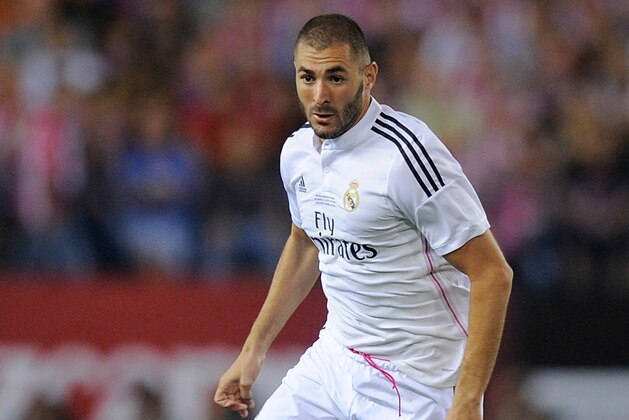MADRID, SPAIN - AUGUST 22:  Karim Benzema of Real Madrid in action during the Supercopa, second leg match between Club Atletico de Madrid and Real Madrid at Vicente Caldron stadium on August 22, 2014 in Madrid, Spain.  (Photo by Denis Doyle/Getty Images)