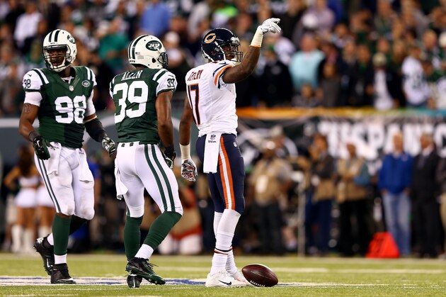 EAST RUTHERFORD, NJ - SEPTEMBER 22: Wide receiver Alshon Jeffery #17 of the Chicago Bears celebrates after a catch against the New York Jets during a game at MetLife Stadium on September 22, 2014 in East Rutherford, New Jersey. The Bears defeated the Jets 27-19. (Photo by Elsa/Getty Images)