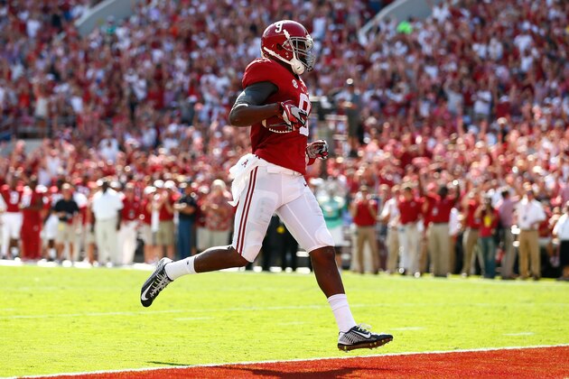 TUSCALOOSA, AL - SEPTEMBER 20:  Amari Cooper #9 of the Alabama Crimson Tide takes in this reception for a touchdown against the Florida Gators at Bryant-Denny Stadium on September 20, 2014 in Tuscaloosa, Alabama.  (Photo by Kevin C. Cox/Getty Images)