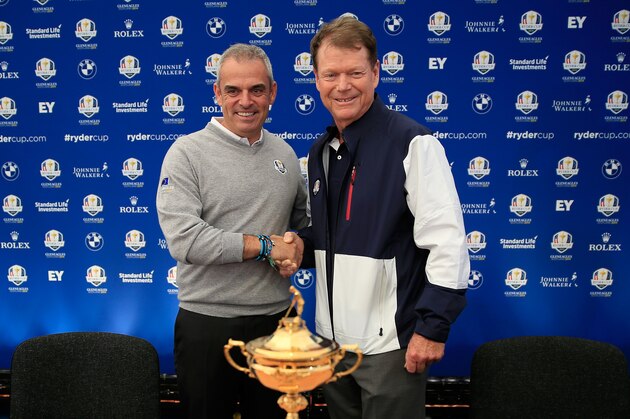 AUCHTERARDER, SCOTLAND - SEPTEMBER 22:  Paul McGinley (L), Captain of the Europe shakes hands with Tom Watson, Captain of the United States team during a press conference ahead of the 2014 Ryder Cup on the PGA Centenary course at the Gleneagles Hotel on September 22, 2014 in Auchterarder, Scotland.  (Photo by Jamie Squire/Getty Images)