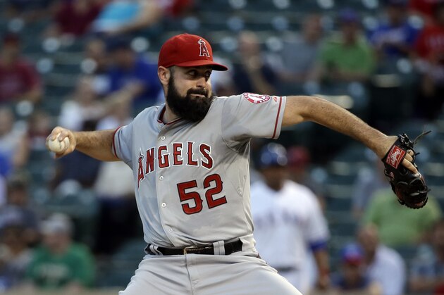 Los Angeles Angels' Matt Shoemaker works against the Texas Rangers in the first inning of a baseball game, Wednesday, Sept. 10, 2014, in Arlington, Texas. (AP Photo/Tony Gutierrez)