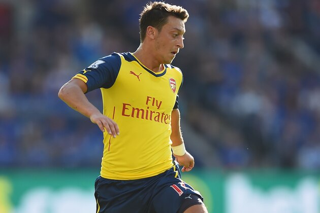 LEICESTER, ENGLAND - AUGUST 31: Mesut Ozil of Arsenal in action during the Barclays Premier League match between Leicester City and Arsenal at The King Power Stadium on August 31, 2014 in Leicester, England.  (Photo by Laurence Griffiths/Getty Images)