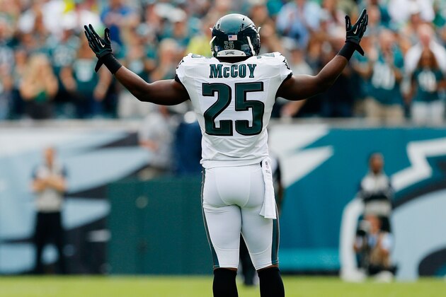 PHILADELPHIA, PA - SEPTEMBER 21:  LeSean McCoy #25 of the Philadelphia Eagles reacts after teammate Chris Polk #32 scored a 102-yard touchdown in the first quarter against the Washington Redskins at Lincoln Financial Field on September 21, 2014 in Philadelphia, Pennsylvania.  (Photo by Rich Schultz/Getty Images)