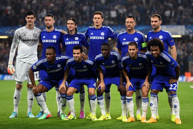LONDON, ENGLAND - SEPTEMBER 17: The Chelsea team pose for the cameras prior to kickoff the UEFA Champions League Group G match between Chelsea and FC Schalke 04 on September 17, 2014 in London, United Kingdom.  (Photo by Mike Hewitt/Getty Images)