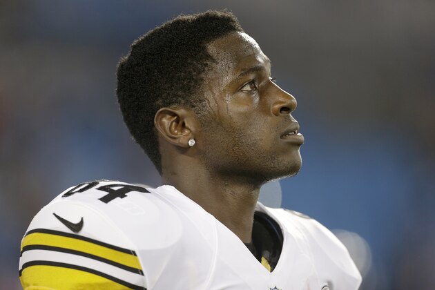 Pittsburgh Steelers' Antonio Brown (84) before an NFL football game against the Carolina Panthers in Charlotte, N.C., Sunday, Sept. 21, 2014. The Steelers won 37-19. (AP Photo/Bob Leverone)