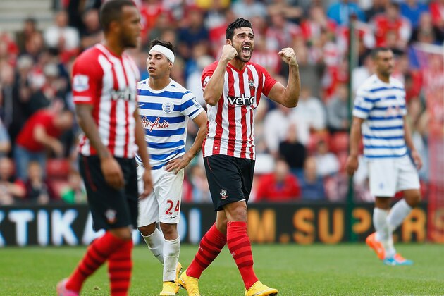 SOUTHAMPTON, ENGLAND - SEPTEMBER 27:  Graziano Pelle of Southampton celebrates scoring the winning goal during the Barclays Premier League match between Southampton and Queens Park Rangers at St Mary's Stadium on September 27, 2014 in Southampton, England.  (Photo by Julian Finney/Getty Images)