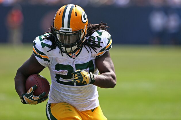 CHICAGO, IL - SEPTEMBER 28: Eddie Lacy #27 of the Green Bay Packers runs the ball during hte second quarter of their game gainst the Chicago Bears at Soldier Field on September 28, 2014 in Chicago, Illinois. (Photo by Jonathan Daniel/Getty Images) CHICAGO, IL - SEPTEMBER 28: Eddie Lacy #27 of the Green Bay Packers runs the ball during hte second quarter of their game gainst the Chicago Bears at Soldier Field on September 28, 2014 in Chicago, Illinois. (Photo by Jonathan Daniel/Getty Images)
