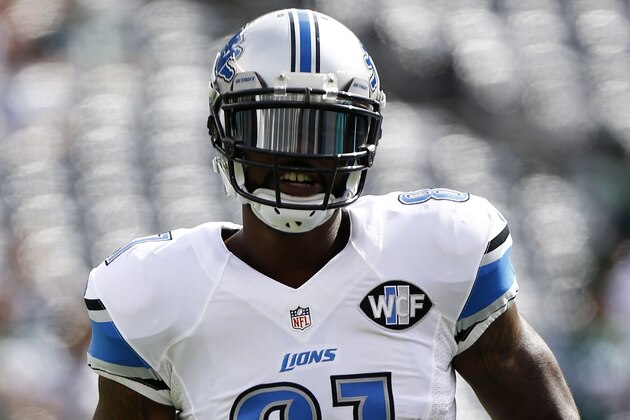 EAST RUTHERFORD, NJ - SEPTEMBER 28:   Calvin Johnson #81 of the Detroit Lions warms up prior to their game against the New York Jets at MetLife Stadium on September 28, 2014 in East Rutherford, New Jersey.  (Photo by Jeff Zelevansky/Getty Images)