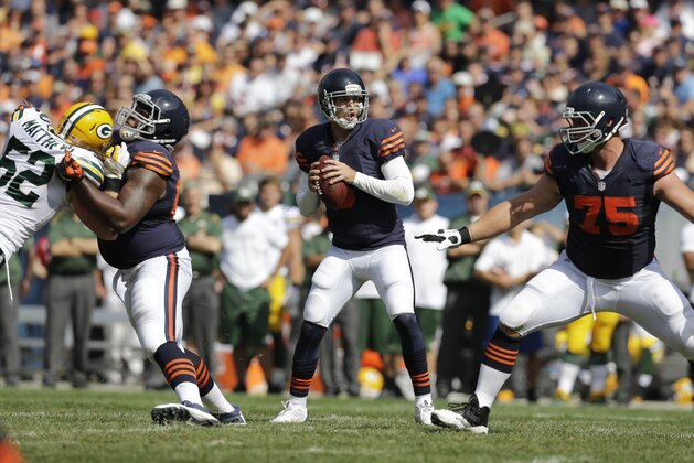 Chicago Bears quarterback Jay Cutler (6) looks for a receiver against the Green Bay Packers in the first half of an NFL football game Sunday, Sept. 28, 2014, in Chicago. (AP Photo/Nam Y. Huh) Chicago Bears quarterback Jay Cutler (6) looks for a receiver against the Green Bay Packers in the first half of an NFL football game Sunday, Sept. 28, 2014, in Chicago. (AP Photo/Nam Y. Huh)