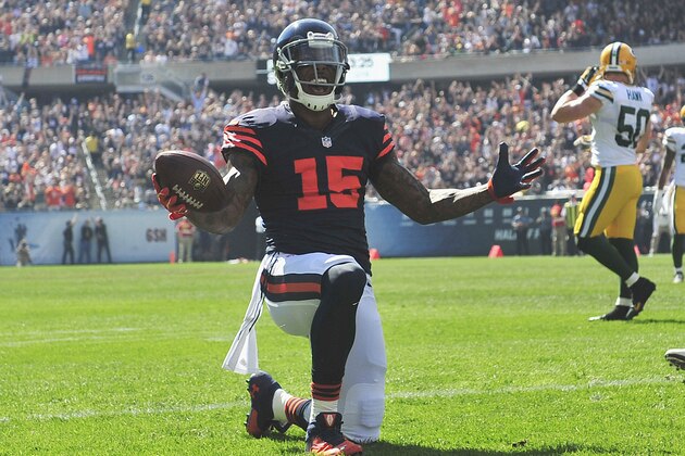 CHICAGO, IL- SEPTEMBER 28: Brandon Marshall #15 of the Chicago Bears celebrates his touchdown during the first quarter of their game against the Green Bay Packers on September 28, 2014 at Soldier Field in Chicago, Illinois.  (Photo by David Banks/Getty Images)