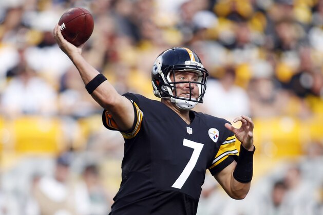 Sep 28, 2014; Pittsburgh, PA, USA; Pittsburgh Steelers quarterback Ben Roethlisberger (7) passes the ball against the Tampa Bay Buccaneers during the fourth quarter at Heinz Field. The Buccaneers won 27-24. Mandatory Credit: Charles LeClaire-USA TODAY Sports