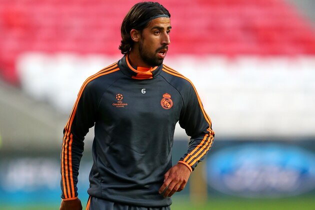 LISBON, PORTUGAL - MAY 23: Sami Khedira of Real Madrid on the ball during a Real Madrid training session ahead of the UEFA Champions League Final against Club Atletico de Madrid at Estadio da Luz on May 23, 2014 in Lisbon, Portugal.  (Photo by Alex Livesey/Getty Images)