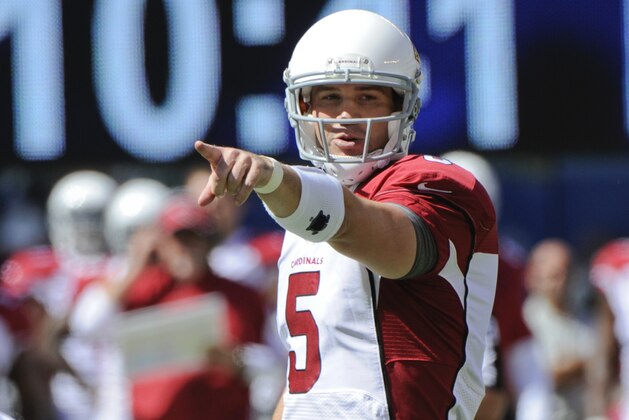Arizona Cardinals quarterback Drew Stanton (5) points out the defense during the first half of an NFL football game against the New York Giants Sunday, Sept. 14, 2014, in East Rutherford, N.J.  (AP Photo/Bill Kostroun)