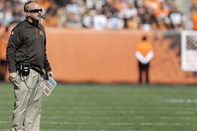 Cleveland Browns head coach Mike Pettine watches during an NFL football game against the New Orleans Saints Sunday, Sept. 14, 2014, in Cleveland. (AP Photo/Tony Dejak)