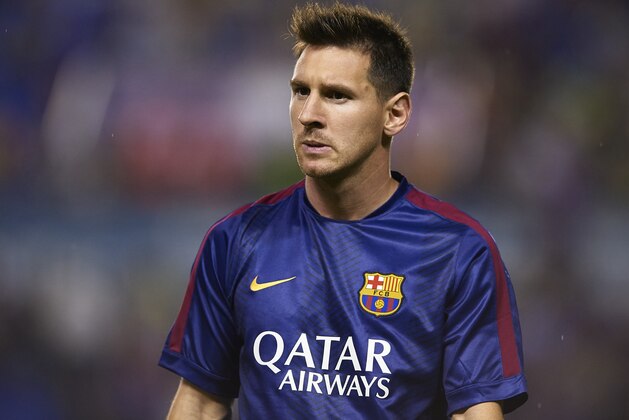 VALENCIA, SPAIN - SEPTEMBER 21: Lionel Messi of Barcelona looks on prior to the La Liga match between Levante UD and FC Barcelona at Ciutat de Valencia on September 21, 2014 in Valencia, Spain. (Photo by Manuel Queimadelos Alonso/Getty Images)