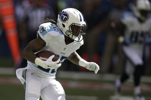 Tennessee Titans running back Dexter McCluster runs against the Indianapolis Colts during the first half an NFL football game in Indianapolis, Sunday, Sept. 28, 2014. (AP Photo/Darron Cummings)