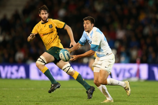 MENDOZA, ARGENTINA - OCTOBER 04: Lucas Gonzalez Amorsino of the Pumas passes during The Rugby Championship match between Argentina and the Australian Wallabies at Estadio Malvinas Argentinas on October 4, 2014 in Mendoza, Argentina.  (Photo by Cameron Spencer/Getty Images)