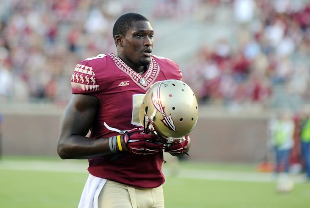 Sep 20, 2014; Tallahassee, FL, USA; Florida State Seminoles running back Karlos Williams (9) warms up before the game against the Clemson Tigers at Doak Campbell Stadium. Mandatory Credit: Melina Vastola-USA TODAY Sports Sep 20, 2014; Tallahassee, FL, USA; Florida State Seminoles running back Karlos Williams (9) warms up before the game against the Clemson Tigers at Doak Campbell Stadium. Mandatory Credit: Melina Vastola-USA TODAY Sports