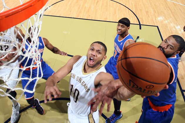 NEW ORLEANS, LA - FEBRUARY 19:  Eric Gordon #10 of the New Orleans Pelicans takes a shot during a game against the New York Knicks on February 19, 2014 at the Smoothie King Center in New Orleans, Louisiana. NOTE TO USER: User expressly acknowledges and agrees that, by downloading and or using this Photograph, user is consenting to the terms and conditions of the Getty Images License Agreement. Mandatory Copyright Notice: Copyright 2014 NBAE (Photo by Layne Murdoch/NBAE via Getty Images)