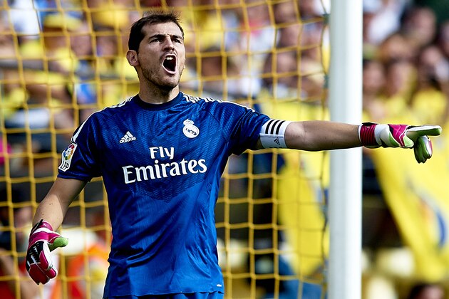 VILLARREAL, SPAIN - SEPTEMBER 27:  Iker Casillas of Real Madrid reacts during the La Liga match between Villarreal CF and Real Madrid at El Madrigal on September 27, 2014 in Villarreal, Spain.  (Photo by Manuel Queimadelos Alonso/Getty Images)