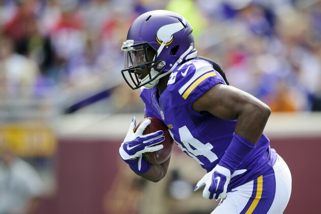 MINNEAPOLIS, MN - SEPTEMBER 14: Cordarrelle Patterson #84 of the Minnesota Vikings returns a punt by the New England Patriots during the game on September 14, 2014 at TCF Bank Stadium in Minneapolis, Minnesota. The Patriots defeated the Vikings 30-7. (Photo by Hannah Foslien/Getty Images)