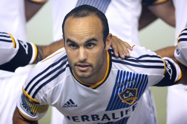 LOS ANGELES, CA - SEPTEMBER 05:   Landon Donovan #10 of the Los Angeles Galaxy poses with teammates for a group photo before the game with the Colorado Rapids at StubHub Center on September 5, 2014 in Los Angeles, California.  The Galaxy won 6-0.  (Photo by Stephen Dunn/Getty Images)