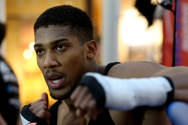 LONDON, ENGLAND - OCTOBER 06:  Anthony Joshua during a public work-out on October 6, 2014 in London, England.  (Photo by Scott Heavey/Getty Images)