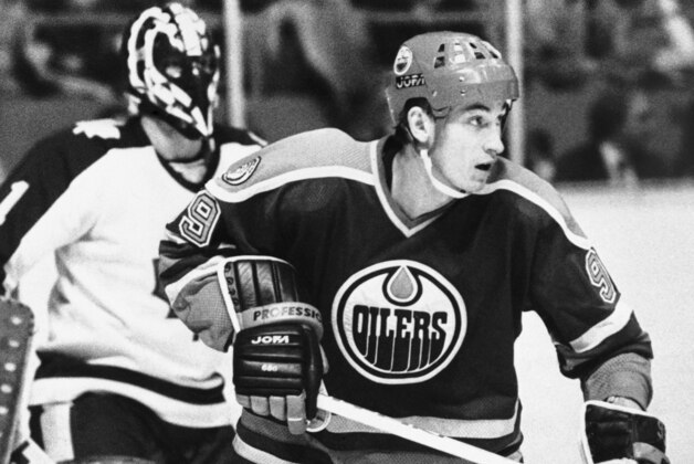 Wayne Gretzky of the Edmonton Oilers in action in an undated photo. (AP Photo)