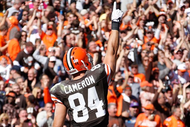 CLEVELAND, OH - OCTOBER 12:  Jordan Cameron #84 of the Cleveland Browns celebrates his second quarter touchdown against the Pittsburgh Steelers at FirstEnergy Stadium on October 12, 2014 in Cleveland, Ohio.  (Photo by Gregory Shamus/Getty Images)