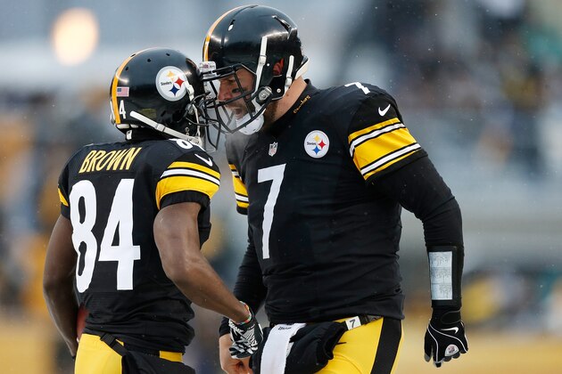 PITTSBURGH, PA - DECEMBER 08: Antonio Brown #84 and Ben Roethlisberger #7 of the Pittsburgh Steelers  celebrate their third quarter touchdown play against the Miami Dolphins at Heinz Field on December 8, 2013 in Pittsburgh, Pennsylvania.  (Photo by Gregory Shamus/Getty Images)