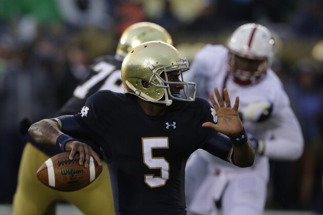 Notre Dame quarterback Everett Golson (5) throws during the second half of an NCAA college football game against Stanford Saturday, Oct. 4, 2014, in South Bend, Ind. Notre Dame defeated Stanford 17-14. (AP Photo/Darron Cummings)