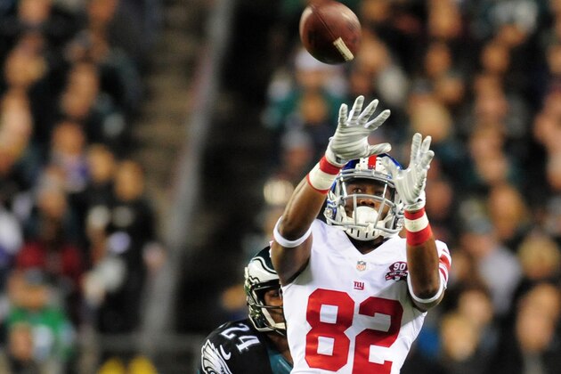 PHILADELPHIA, PA - OCTOBER 12: Wide receiver Rueben Randle #82 of the New York Giants catches a pass in front of cornerback Bradley Fletcher #24 of the Philadelphia Eagles during a football game at Lincoln Financial Field on October 12, 2014 in Philadelphia, Pennsylvania. (Photo by Evan Habeeb/Getty Images)