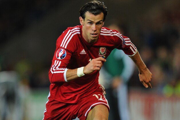 CARDIFF, WALES - OCTOBER 10:  Wales striker Gareth Bale in action during the EURO 2016 Qualifier match between Wales and Bosnia and Herzegovina at Cardiff City Stadium on October 10, 2014 in Cardiff, Wales.  (Photo by Stu Forster/Getty Images)