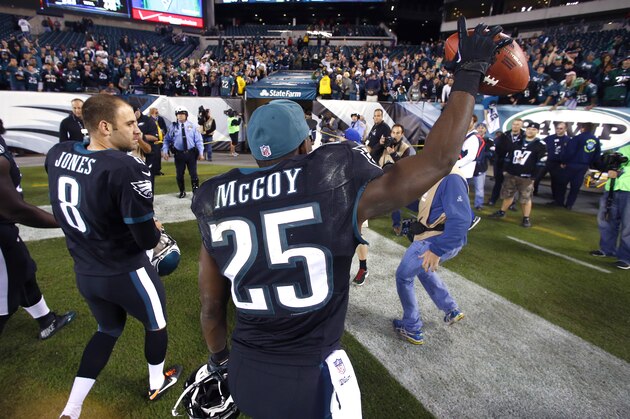 Philadelphia Eagles running back LeSean McCoy leaves the field after an NFL football game against the New York Giants, Sunday, Oct. 12, 2014, in Philadelphia. The Eagles won 27-0. (AP Photo/Matt Rourke)