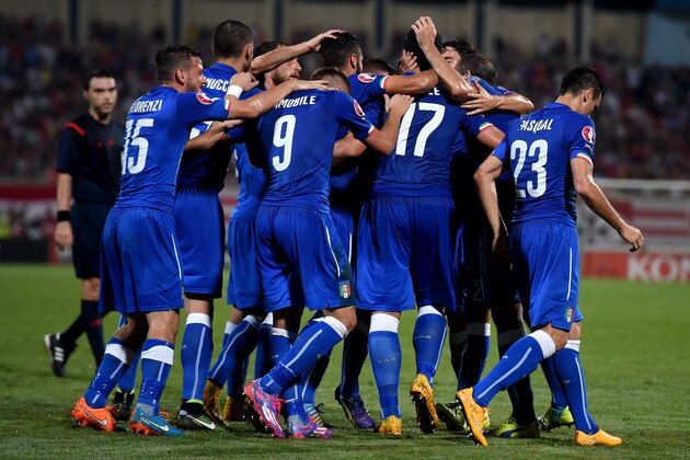 VALLETTA, MALTA - OCTOBER 13: Graziano Pelle of Italy #17 celebrates after scoring the first goal during the EURO 2016 Group H Qualifier match between Malta and Italy at Ta' Qali Stadium on October 13, 2014 in Valletta, Malta. (Photo by Claudio Villa/Getty Images) VALLETTA, MALTA - OCTOBER 13: Graziano Pelle of Italy #17 celebrates after scoring the first goal during the EURO 2016 Group H Qualifier match between Malta and Italy at Ta' Qali Stadium on October 13, 2014 in Valletta, Malta. (Photo by Claudio Villa/Getty Images)